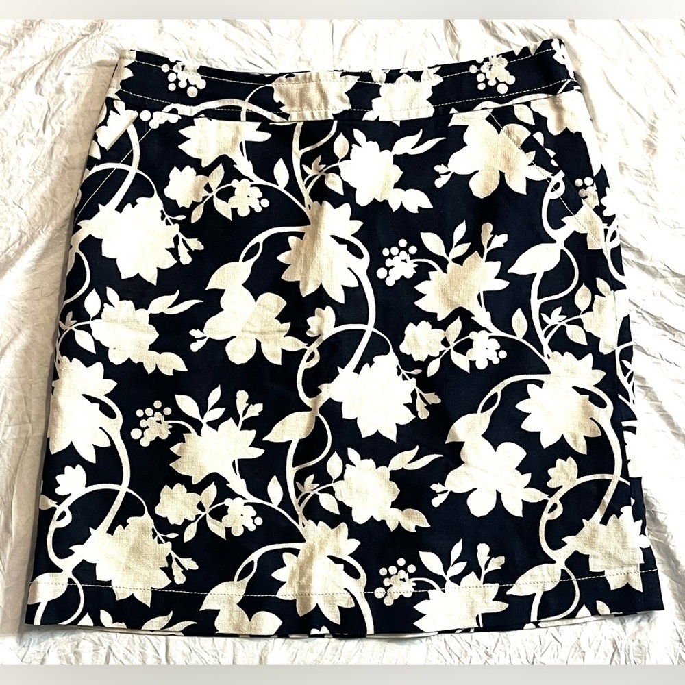 Banana Republic Floral Dark Blue and White Women's Skirt Size 12